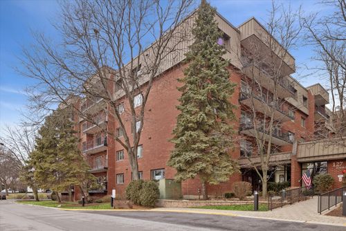 unit-508-127 Acacia Cir, Indian Head Park, IL, 60525-9052 | Card Image