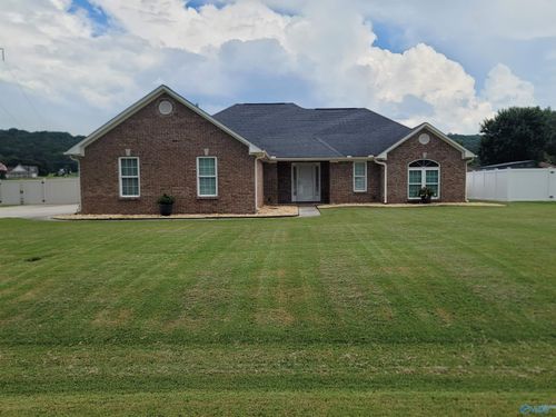50 Lyle Dr, Decatur, AL, 35603-6147 | Card Image