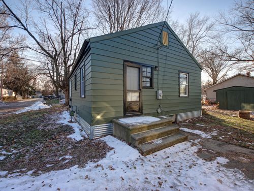 826 Kingsporte Ave, La Porte, IN, 46350-5853 | Card Image