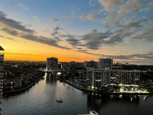 1725-3800 S Ocean Dr, Hollywood, FL, 33019-2923 | Card Image
