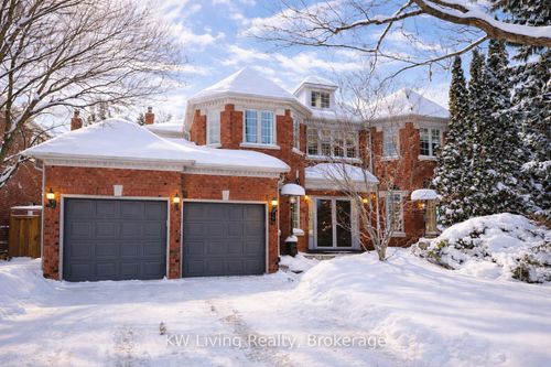 24 Highview Cres, Richmond Hill, ON, L4B2T7 | Card Image