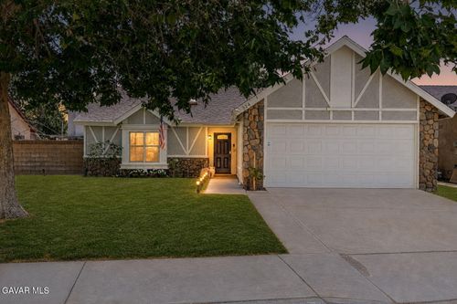 524 E Ivyton St, Lancaster, CA, 93535-2665 | Card Image