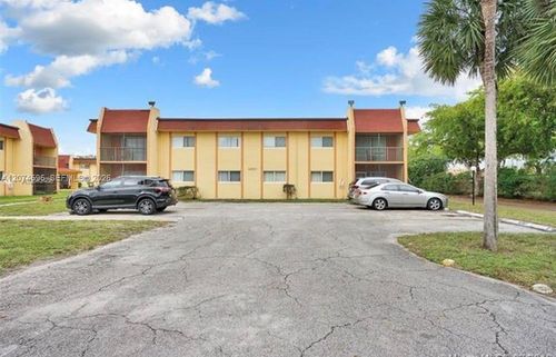 2d-2960 Nw 55th Ave, Lauderhill, FL, 33313-1418 | Card Image