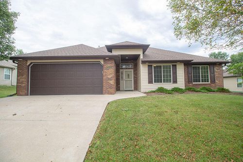 7002 Madison Creek Dr, COLUMBIA, MO, 65203-8430 | Card Image