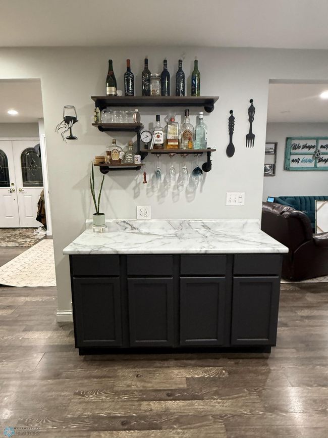 Kitchen bar | Image 8