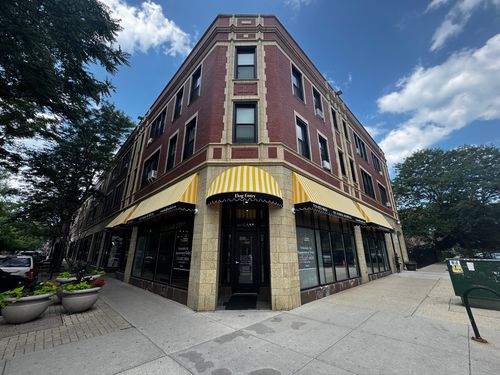7015 N Glenwood Ave, Chicago, IL, 60626-2812 | Card Image