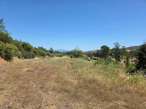 15882 Lower Springs Rd, Redding, CA, 96001-8704 | Card Image