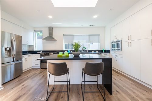 4-2926 Rowena Ave, Los Angeles, CA, 90039-2194 | Card Image