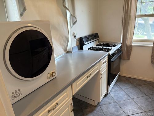 250-57 Marathon Pkwy, Little Neck, NY, 11362-2035 | Card Image