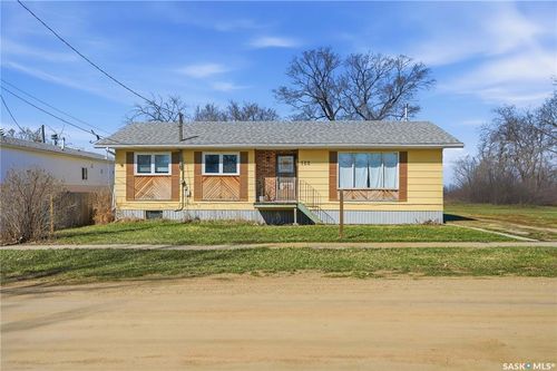 122 1st Street, Chaplin, SK, S0H0S0 | Card Image