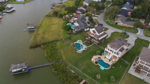 2009 Oceanview Dr, Seabrook, TX, 77586-3304 | Card Image