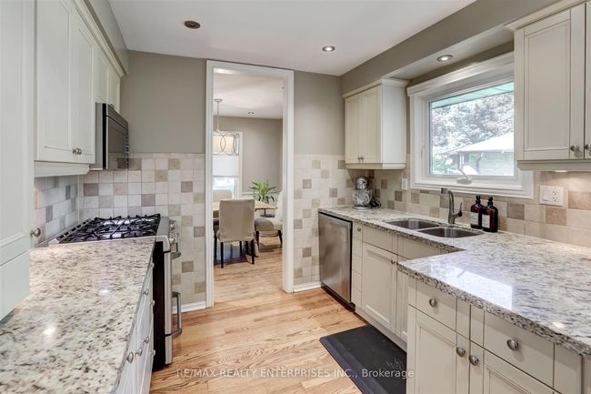 1648 Angela Cres, House other with 4 bedrooms, 2 bathrooms and 4 parking in Mississauga ON | Image 12