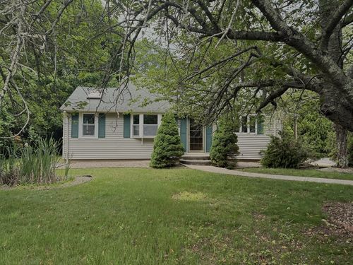 68 Davis Rd, Westport, MA, 02790-3432 | Card Image