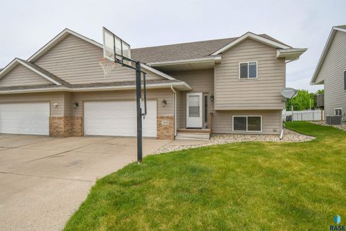 3608 W Hughes Pl Place, Sioux Falls, SD, 57108 | Card Image