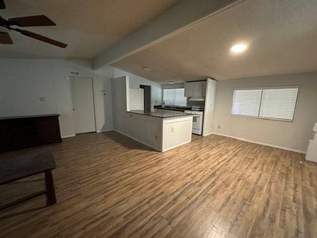 Living Room | Image 15