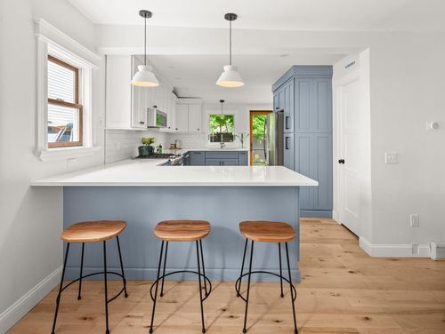 11 Poplar Street, Burlington, VT, 05401 | Card Image