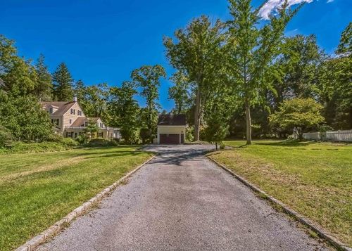 155 Royston Ln, Oyster Bay, NY, 11771-3301 | Card Image