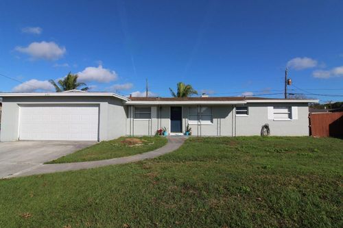 290 Eyre Ave, Merritt Island, FL, 32953-4616 | Card Image
