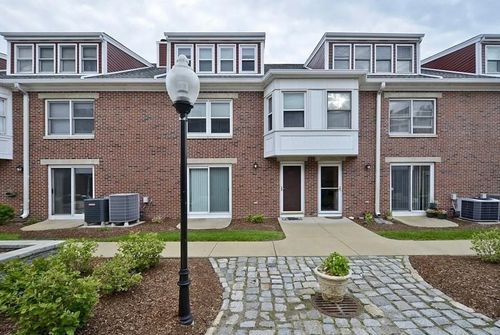 unit-142-142 Quincy Shore Dr, Quincy, MA, 02171-2923 | Card Image