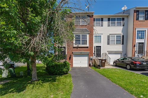 336 S Oak St, Freemansburg, PA, 18017-7073 | Card Image
