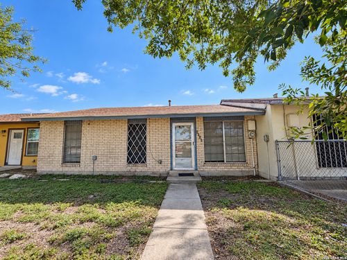 5858 Midcrown Drive, San Antonio, TX, 78218 | Card Image