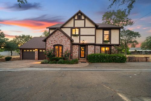 2990 Forest Hills Dr, Redding, CA, 96002-9547 | Card Image