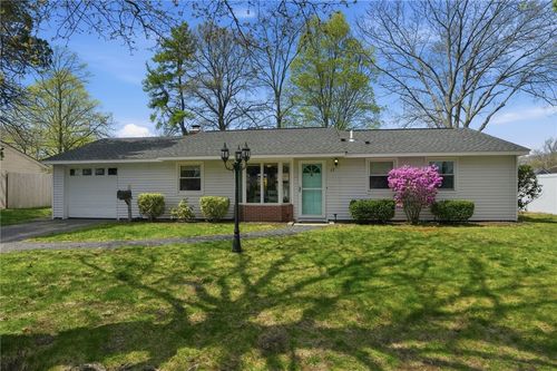 17 Gloucester St, Warwick, RI, 02886-1912 | Card Image