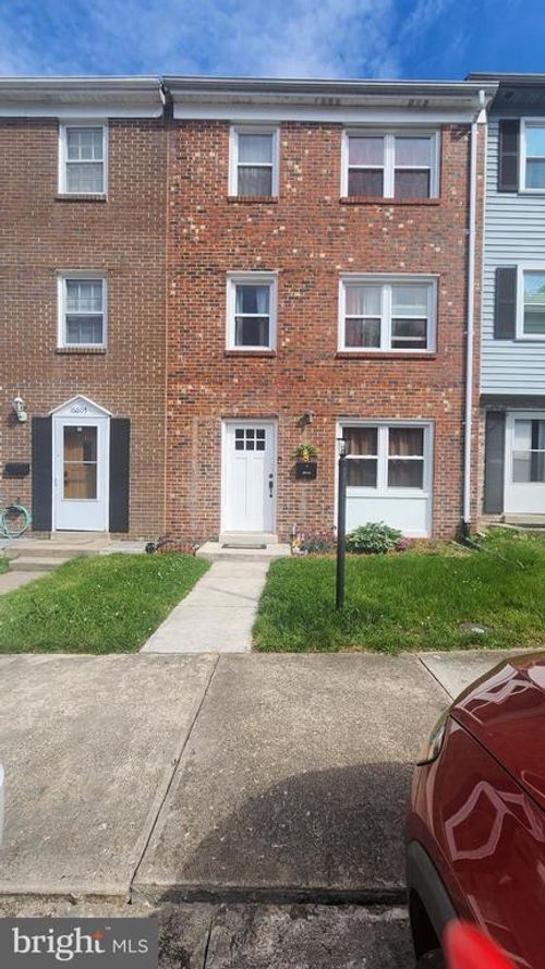 16607 Sutton Pl, WOODBRIDGE, VA, 22191-4627 | Card Image