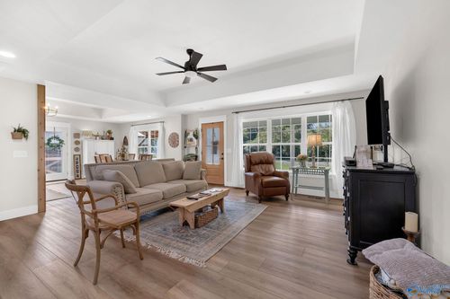 1520 White Elephant Rd, Grant, AL, 35747-7832 | Card Image