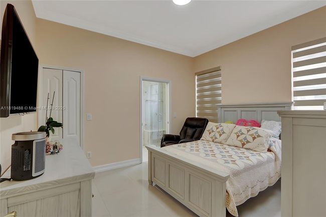 8902 Nw 178 Th Ln, House other with 4 bedrooms, 4 bathrooms and null parking in Hialeah FL | Image 21