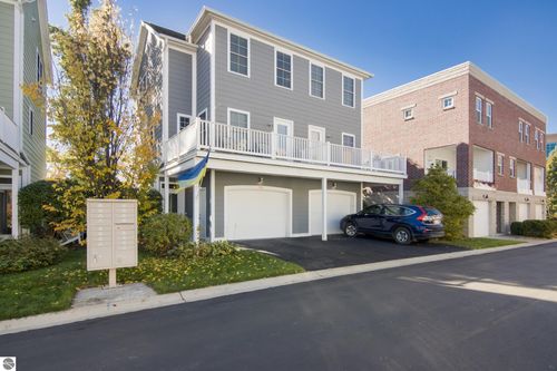 204 Midtown Dr, Traverse City, MI, 49684-5751 | Card Image