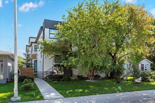 2-2222 24a Street Sw, Calgary, AB, T3E1V8 | Card Image
