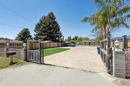 9 Hughes Rd, Watsonville, CA, 95076-9401 | Card Image