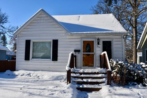 321 Tindolph Ave N, Thief River Falls, MN, 56701-2232 | Card Image