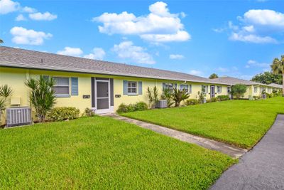 6775 - 6775 Lake Mcgregor Cir, Condo with 2 bedrooms, 2 bathrooms and null parking in Fort Myers FL | Image 2