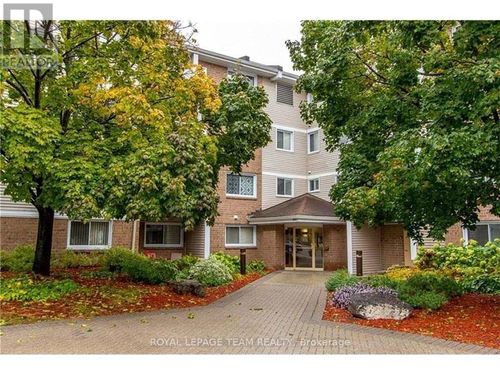 118-260 Brittany Dr, Ottawa, ON, K1K4M2 | Card Image