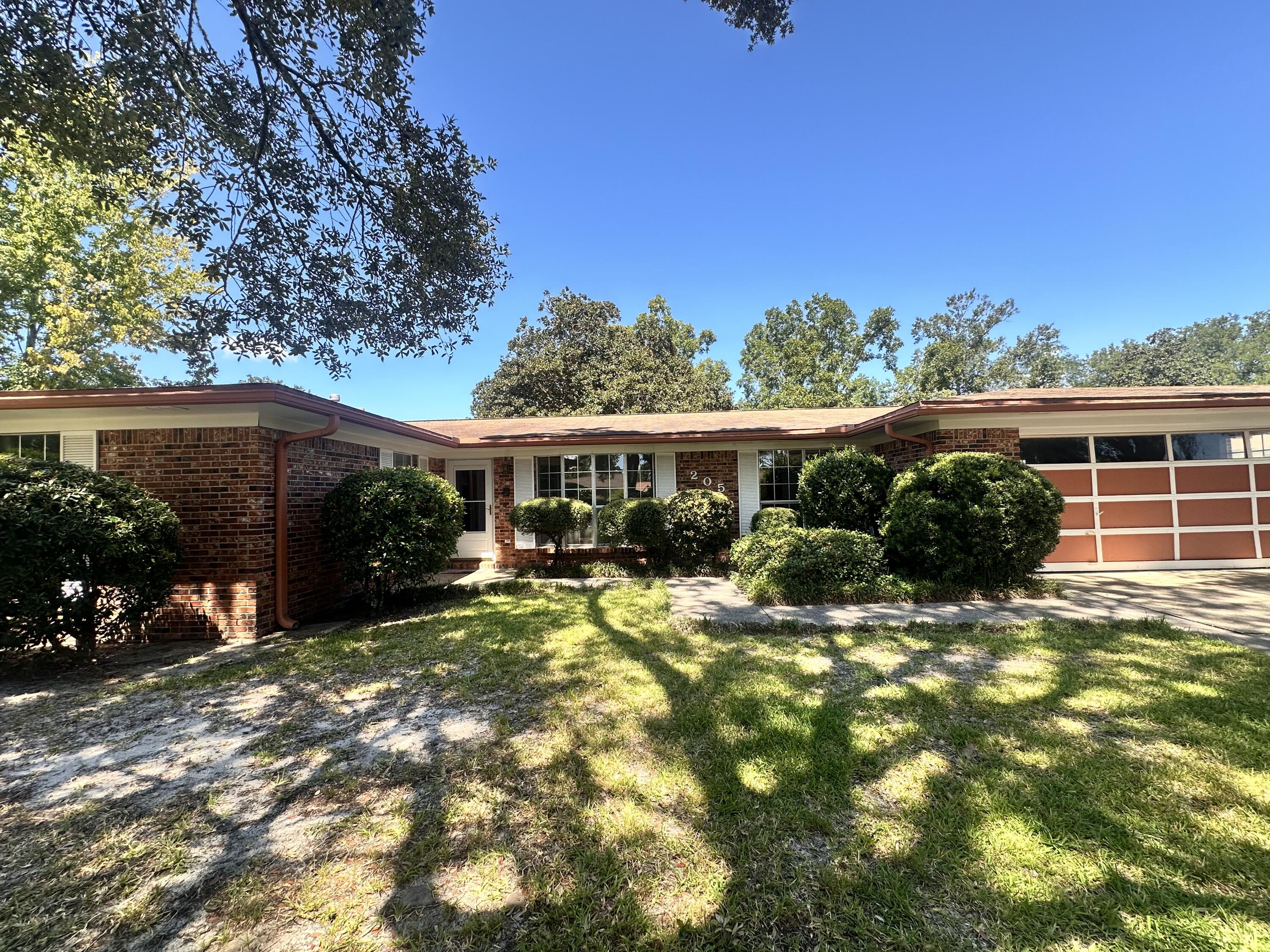Dumaine Ct, Fort Walton Beach, FL 32547