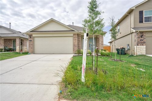 121 Roanwood Dr, San Marcos, TX, 78666-3979 | Card Image