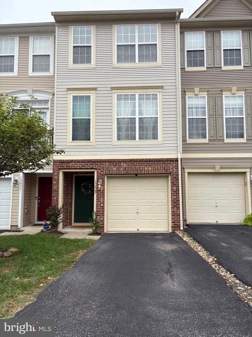 15629 John Diskin Cir, WOODBRIDGE, VA, 22191-6534 | Card Image