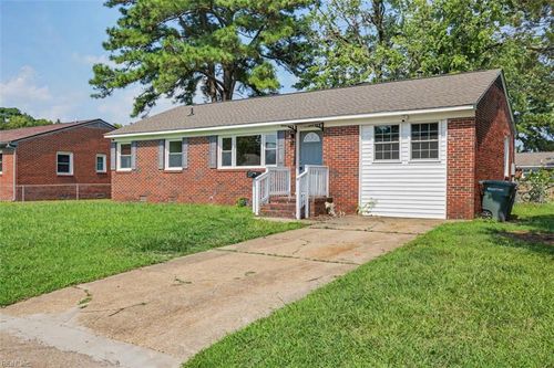 8536 Orcutt Ave, Hampton, VA, 23605-1452 | Card Image