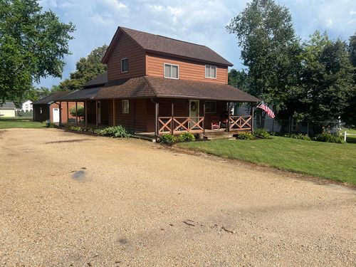 402 S Paddock Ave, Ashton, IL, 61006 | Card Image