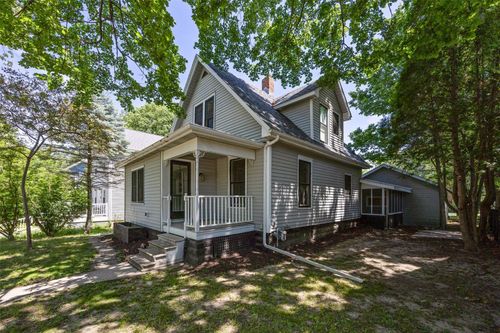 818 Rundell St, Iowa City, IA, 52240-6254 | Card Image