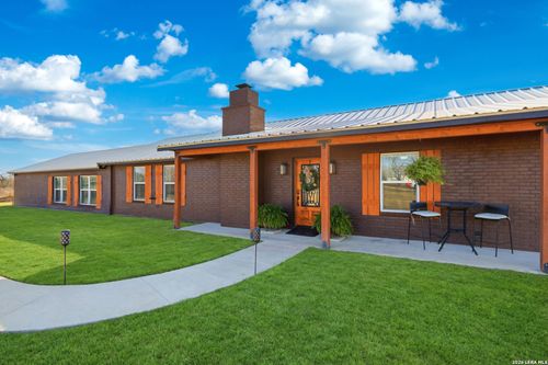 280 County Road 322, La Vernia, TX, 78121-5644 | Card Image