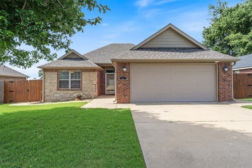 402 W Worchester, Siloam Springs, AR, 72761-8973 | Card Image