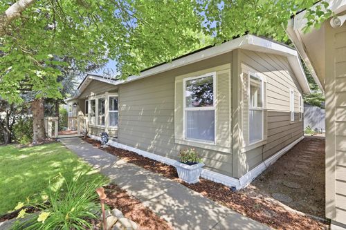 3215 E Bull Run Ln, Mead, WA, 99021-9268 | Card Image