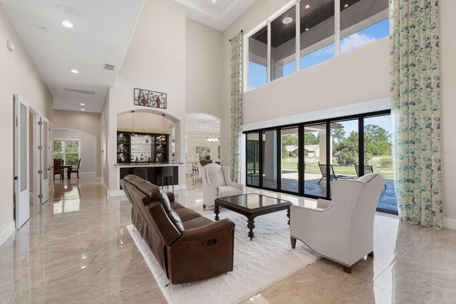 Living room with bar | Image 10