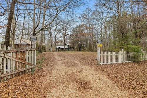 67135 Oil Field Rd, Kentwood, LA, 70444-7439 | Card Image
