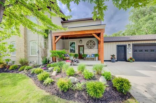 35 Schweitzer St, Kitchener, ON, N2K1B5 | Card Image