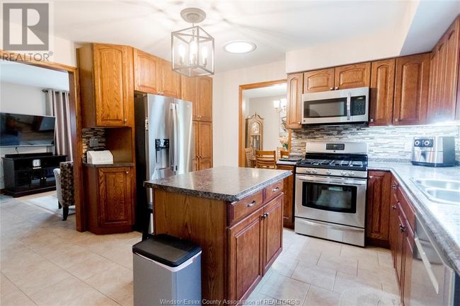 13496 13 Th Concession Rd, Home with 3 bedrooms, 2 bathrooms and null parking in Essex ON | Image 7