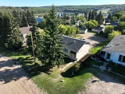 4816 54 St, House other with 6 bedrooms, 2 bathrooms and 4 parking in Athabasca AB | Image 2